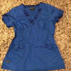 Xs scrub top